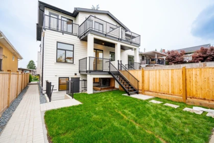 Aerial View of 128 N Grosvenor Avenue, Burnaby, BC