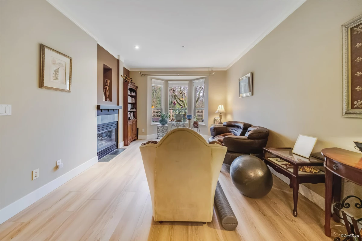 Dining Area Photo of 21 16655 64 Avenue, Surrey, BC