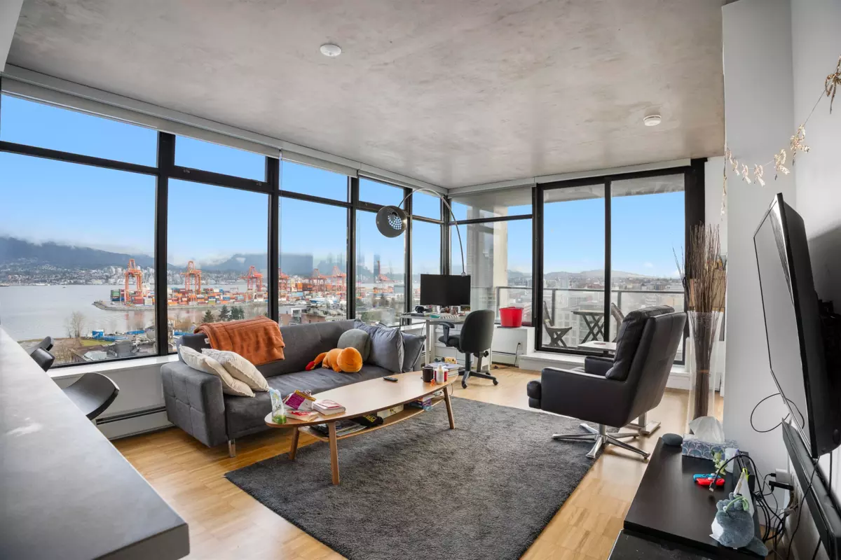 Living Room Photo of 1401 108 W Cordova Street, Vancouver, BC