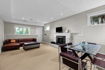 Hot Tub / Spa Photo of 4882 Vista Place, West Vancouver, BC