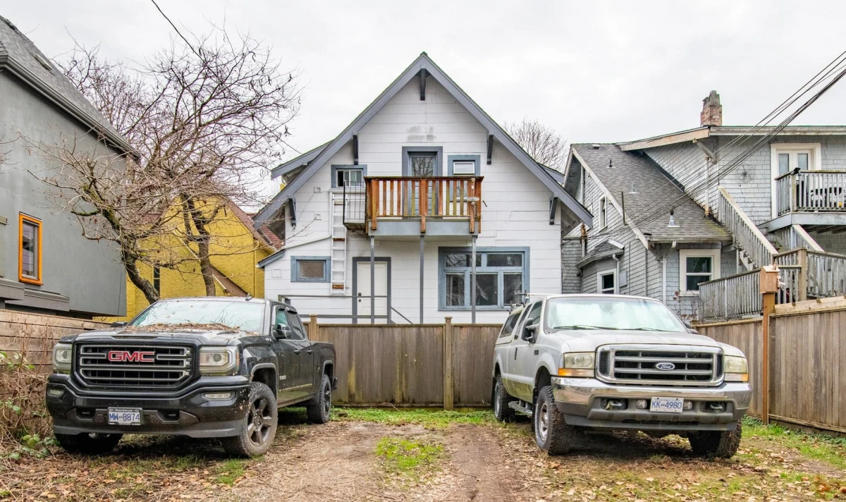 Exterior Rear Photo of 3315 W 6th Avenue, Vancouver, BC