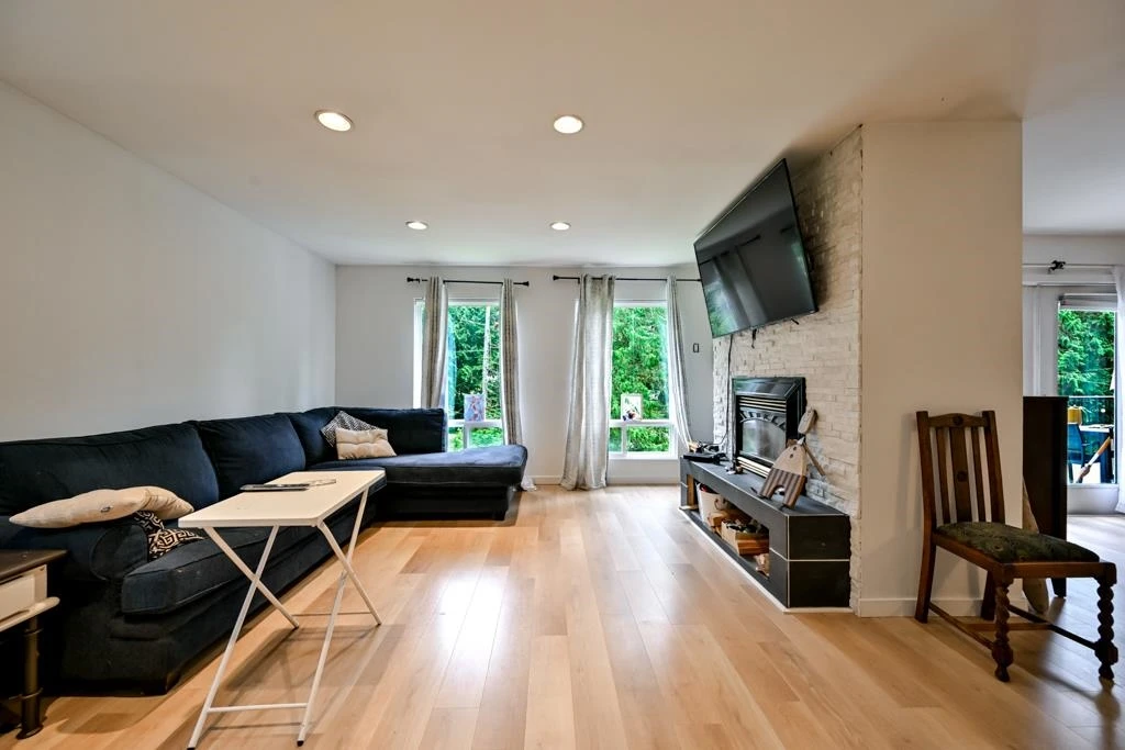 Dining Area Photo of 12297 Roach Street, Mission, BC