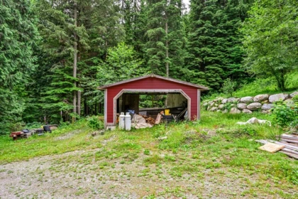 Garden / Landscaping Photo of 12297 Roach Street, Mission, BC