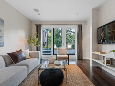 Entry Foyer Photo of 5810 Eagle Island, West Vancouver, BC
