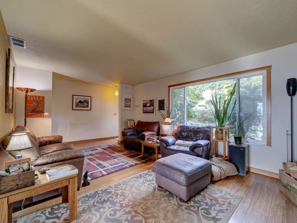 Family Room Photo of 6183 Bligh Road, Sechelt, BC
