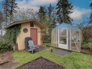 Garden / Landscaping Photo of 6183 Bligh Road, Sechelt, BC