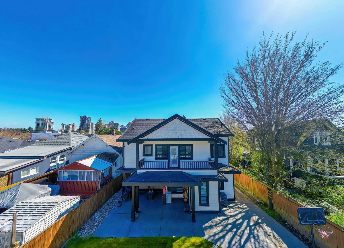Family Room Photo of 813 Dublin Street, New Westminster, BC