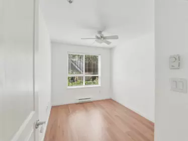 Entry Foyer Photo of 110 9399 Tomicki Avenue, Richmond, BC