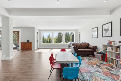 Garage Interior Photo of 9960 Lindsay Terrace, Mission, BC