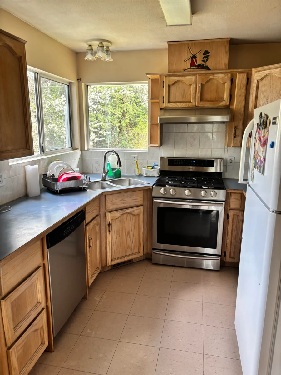 Dining Area Photo of 37710 Batt Road, Abbotsford, BC