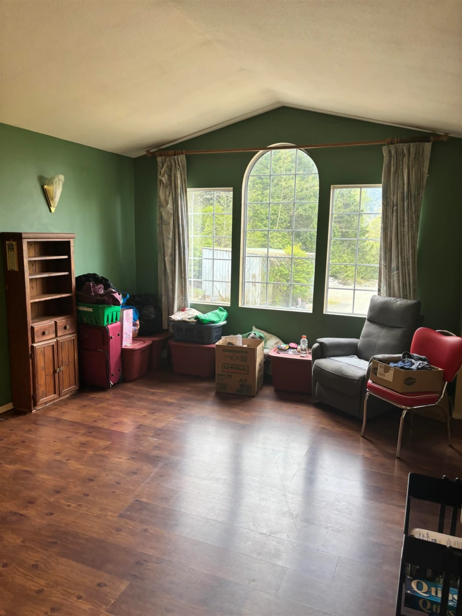 Living Room Photo of 37710 Batt Road, Abbotsford, BC