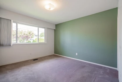 Bedroom 2 Photo of 15856 Buena Vista Avenue, White Rock, BC