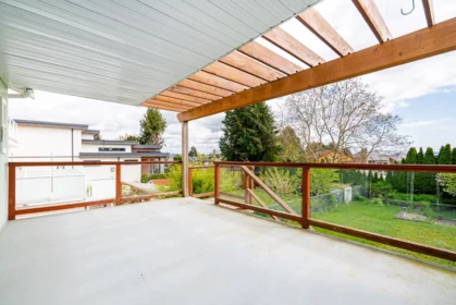 Front Yard Photo of 15856 Buena Vista Avenue, White Rock, BC