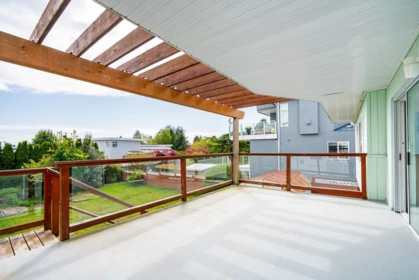 Garden / Landscaping Photo of 15856 Buena Vista Avenue, White Rock, BC