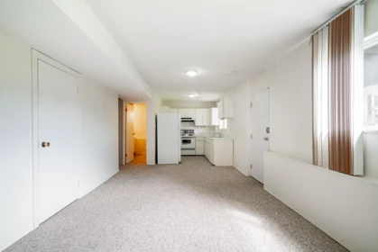 Hot Tub / Spa Photo of 15856 Buena Vista Avenue, White Rock, BC
