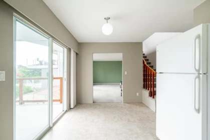 Kitchen Island Photo of 15856 Buena Vista Avenue, White Rock, BC