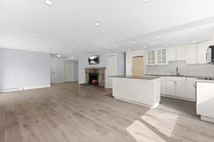 Entry Foyer Photo of 6297 Mackenzie Street, Vancouver, BC