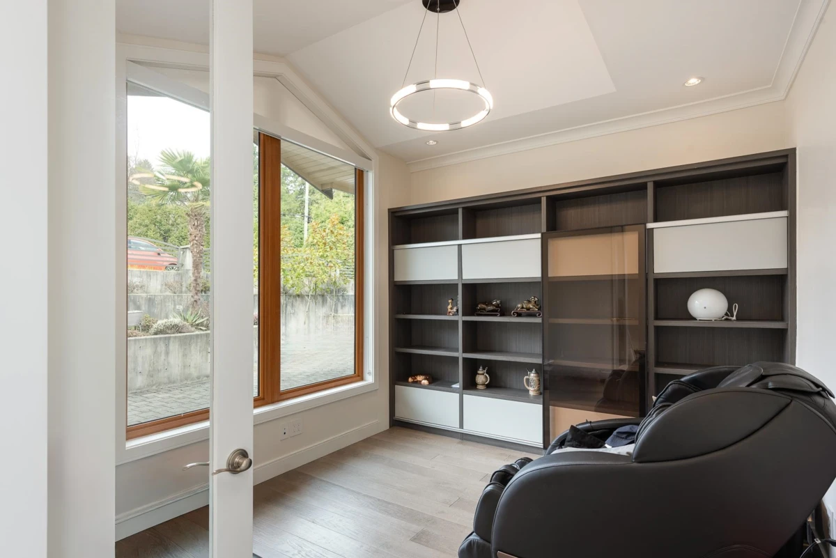 Dining Area Photo of 1160 Queens Avenue, West Vancouver, BC