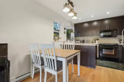 Breakfast Nook Photo of 1 1606 W 10th Avenue, Vancouver, BC