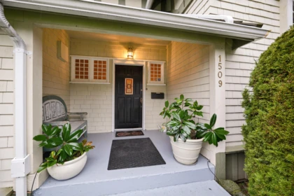 Hallway Photo of 1509 Mahon Avenue, North Vancouver, BC