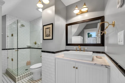 Primary Bathroom Photo of 1509 Mahon Avenue, North Vancouver, BC