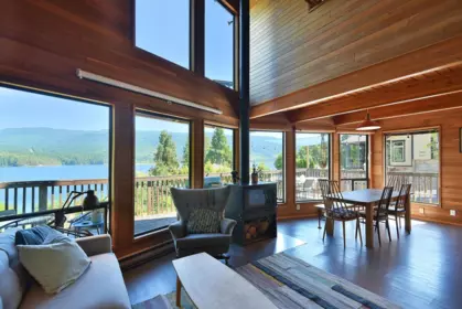 6318 N Gale Avenue, Sechelt, BC, Sechelt — Single Family Residence for sale