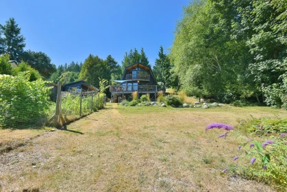 Swimming Pool Photo of 6318 N Gale Avenue, Sechelt, BC