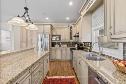 Pantry Photo of 15595 Thrift Avenue, White Rock, BC