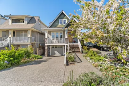 Swimming Pool Photo of 15595 Thrift Avenue, White Rock, BC