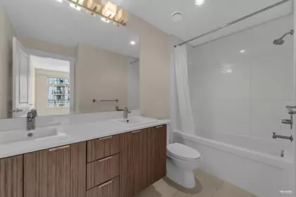 309 9877 University Crescent, Burnaby, BC, Burnaby — Apartment/Condo for sale