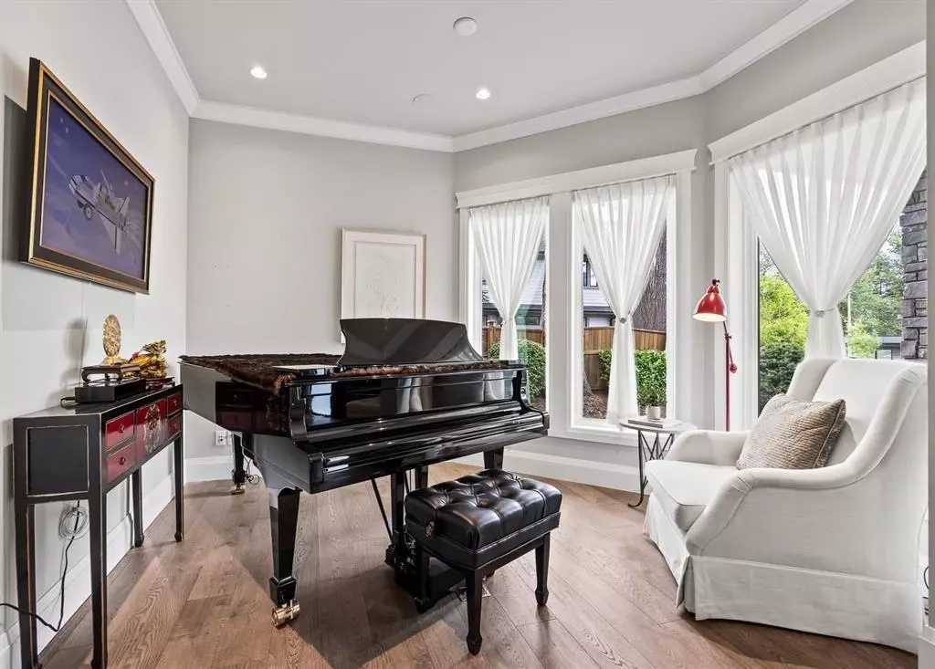 Dining Area Photo of 16428 28 Avenue, Surrey, BC