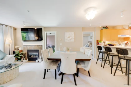 Breakfast Nook Photo of 305 2167 152 Street, Surrey, BC