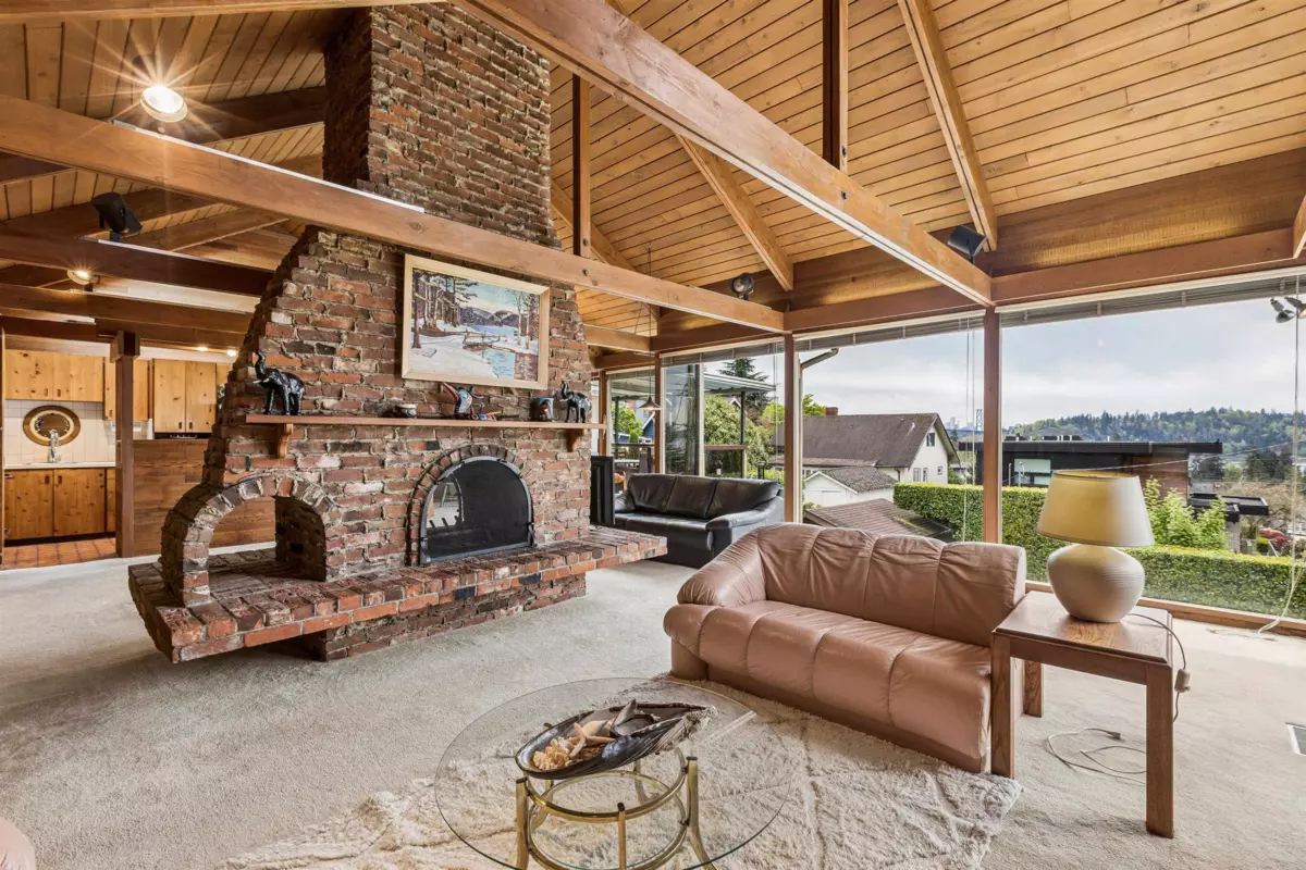 Family Room Photo of 1092 Duchess Avenue, West Vancouver, BC