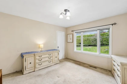 Laundry Room Photo of 1092 Duchess Avenue, West Vancouver, BC