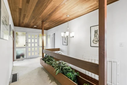 Powder Room Photo of 1092 Duchess Avenue, West Vancouver, BC