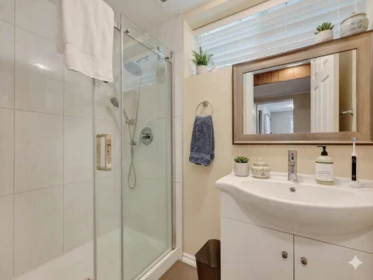 Primary Bathroom Photo of 7016 Sierra Drive, Burnaby, BC