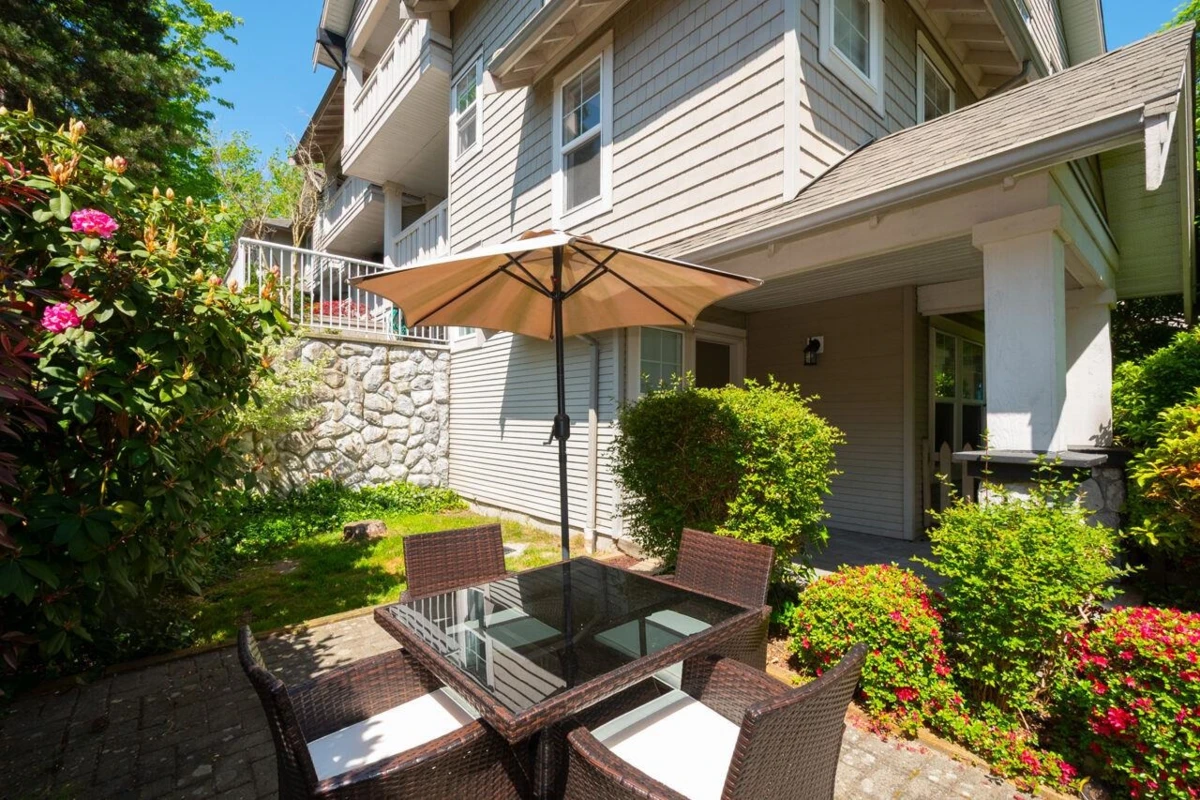 Dining Area Photo of 1 7179 18th Avenue, Burnaby, BC