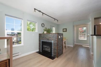 Guest Bathroom Photo of 1 7179 18th Avenue, Burnaby, BC
