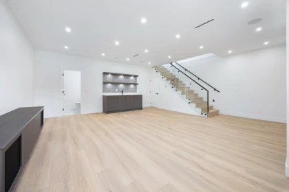 Hot Tub / Spa Photo of 2 6037 Service Street, Burnaby, BC