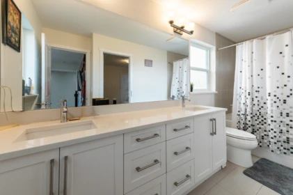 Entry Foyer Photo of 16746 18 Avenue, Surrey, BC