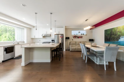 Guest Bathroom Photo of 16746 18 Avenue, Surrey, BC