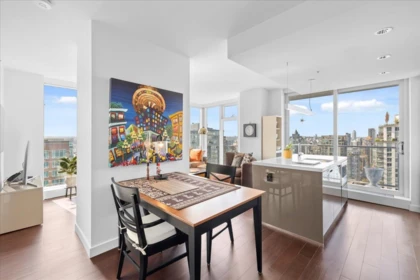 3211 777 Richards Street, Vancouver, BC, Vancouver — Apartment/Condo for sale