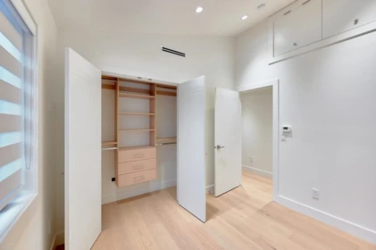Hot Tub / Spa Photo of 806 Montroyal Boulevard, North Vancouver, BC