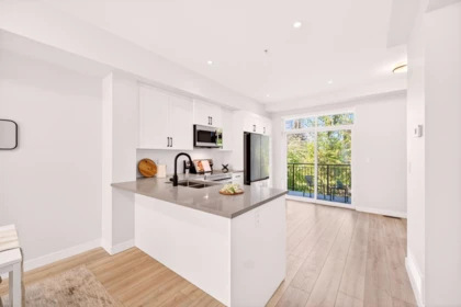 Kitchen Island Photo of 140 20180 84 Avenue, Langley, BC