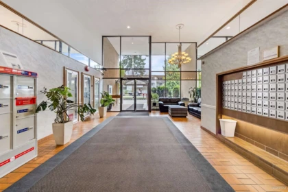 Swimming Pool Photo of 1101 6595 Willingdon Avenue, Burnaby, BC