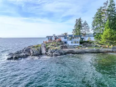 Fitness Center Photo Near 5482 Hill Road, Sechelt, BC