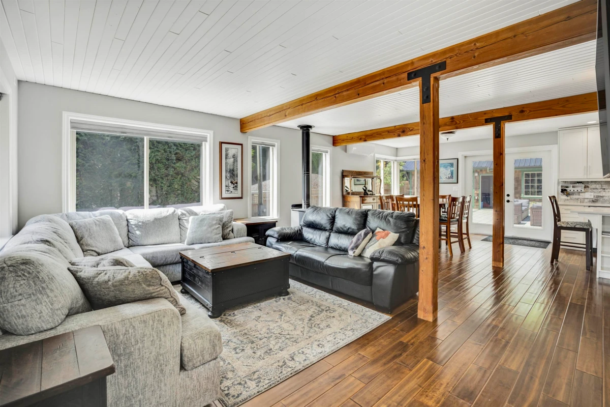 Dining Area Photo of 1320 Eagle Cliff Road, Bowen Island, BC
