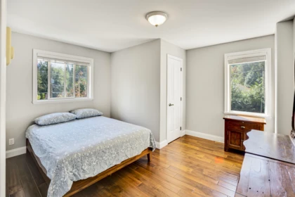 Walk-In Closet Photo of 1320 Eagle Cliff Road, Bowen Island, BC