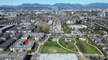 Backyard Photo of 428 9399 Tomicki Avenue, Richmond, BC