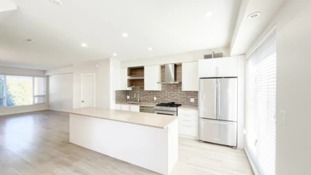 Breakfast Nook Photo of 1 70 Seaview Drive Drive, Port Moody, BC